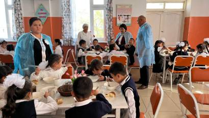 МЕКТЕП АСХАНАСЫНДАҒЫ ТАМАҚТАНДЫРУ САПАСЫНА МОНИТОРИНГ ЖҮРГІЗІЛДІ 