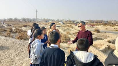 Отырар мемлекеттік археологиялық музей-қорығы РМҚК «Археология» ғылыми-зерттеу бөлімінің ғылыми қызметкері Н.Сералы   танымдық экскурсия жүргізді.