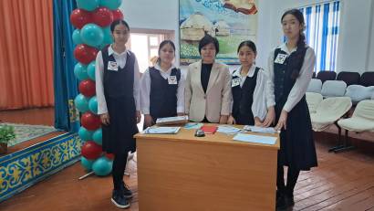  "Білімнің жағып шырағын" тақырыбында сайыс сабақ өтті. 