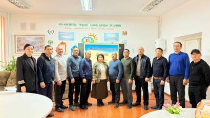 "Әкелер мектебі"-аса маңызды тәрбие құралы.